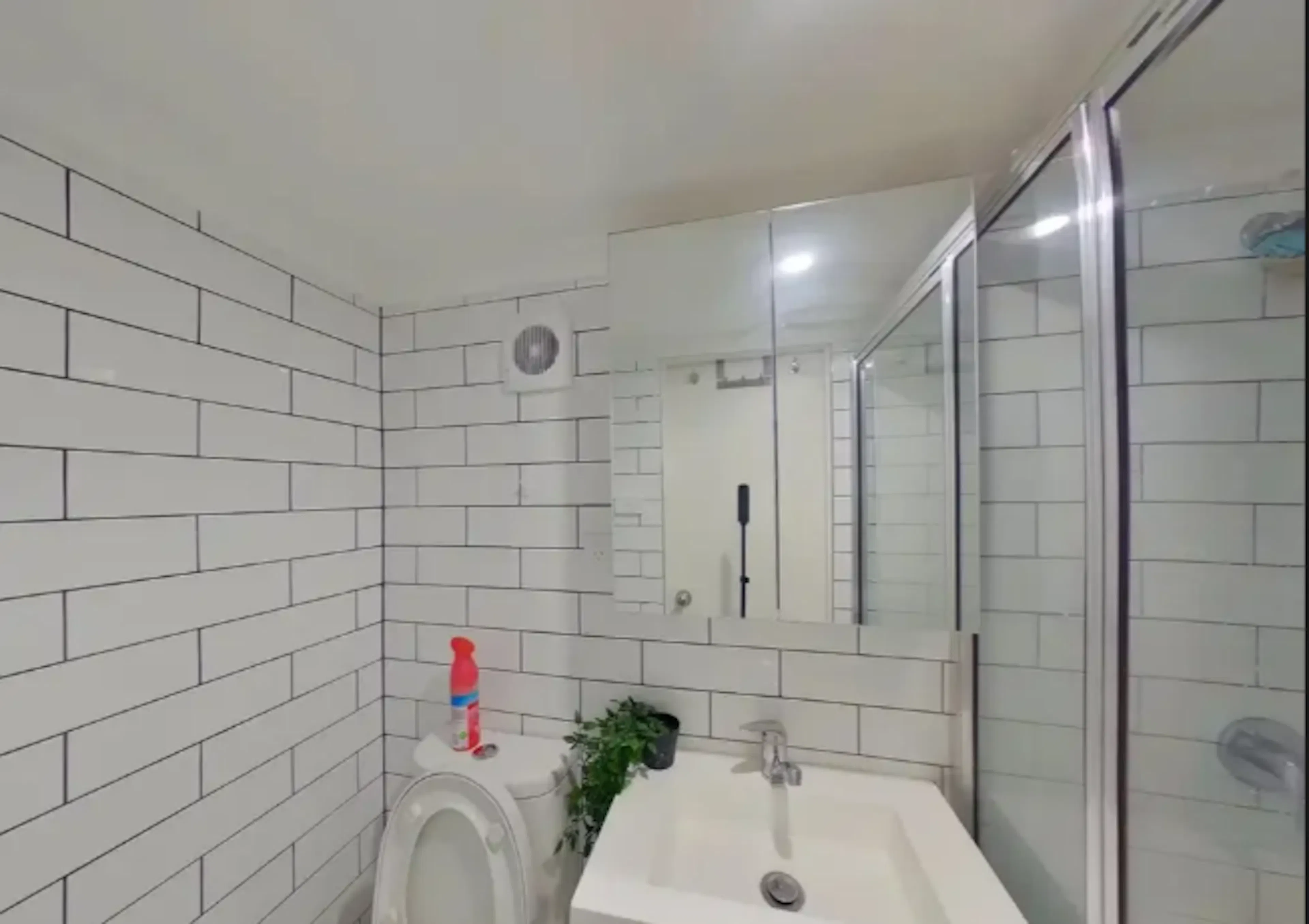 Room 1 Standard BATHROOM 2