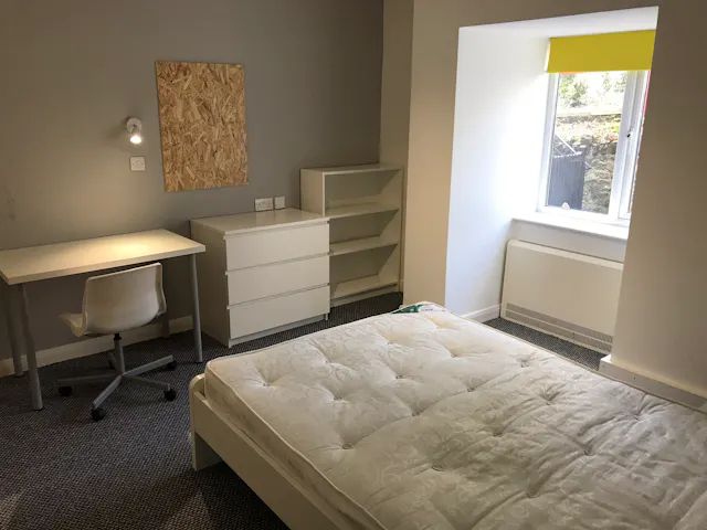 5 Bed Shared Apartment room image 2
