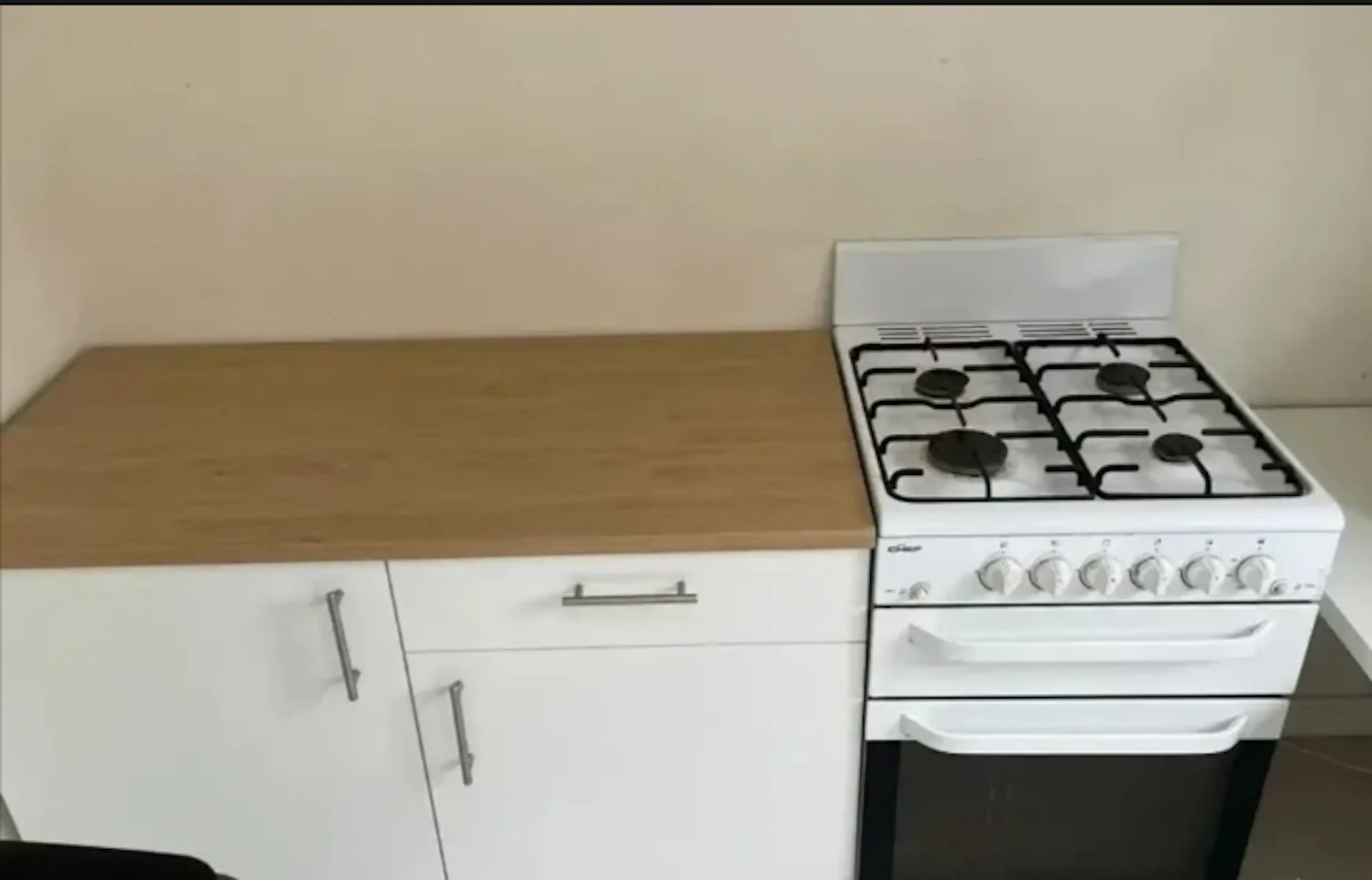 Room 1 Standard KITCHEN 1