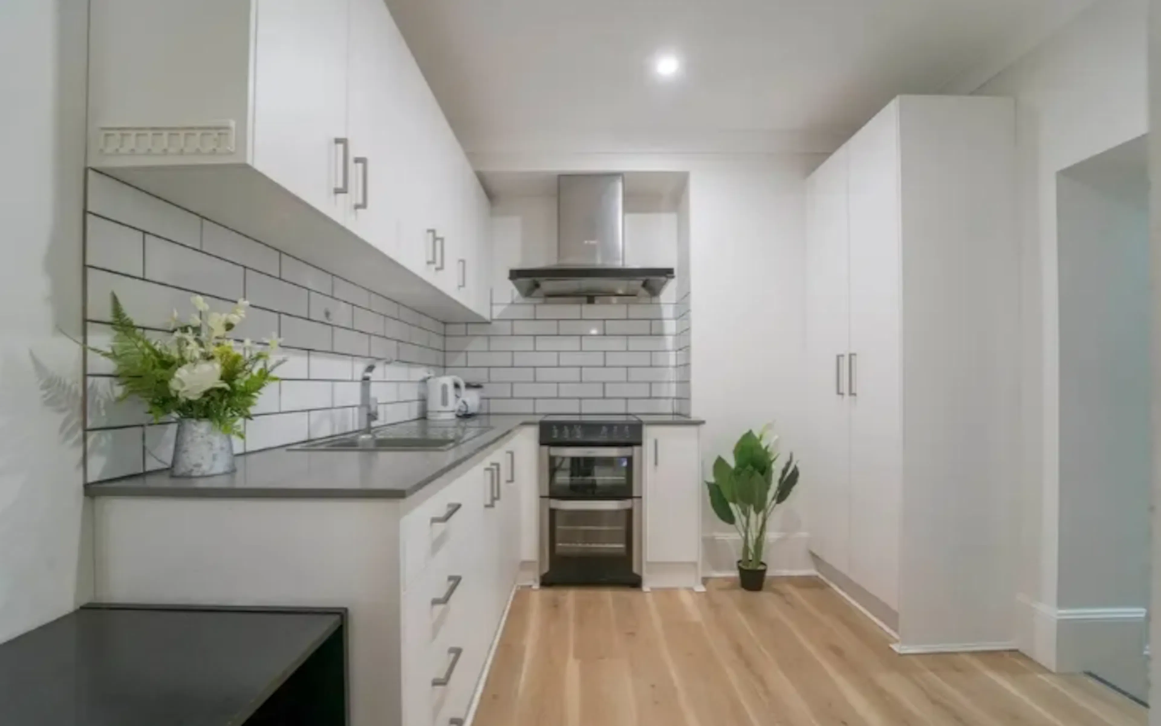 Room 1 Standard KITCHEN 1