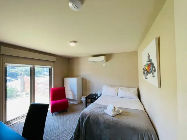 Room 1 room image 1