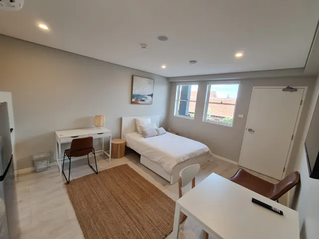 Studio Apartments room image 2