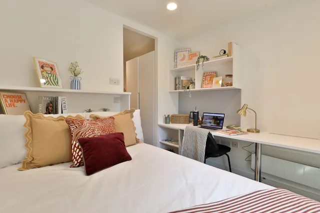 Classic Shared Apartment room image 1