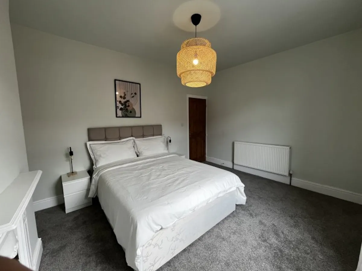 ROOM ROOM