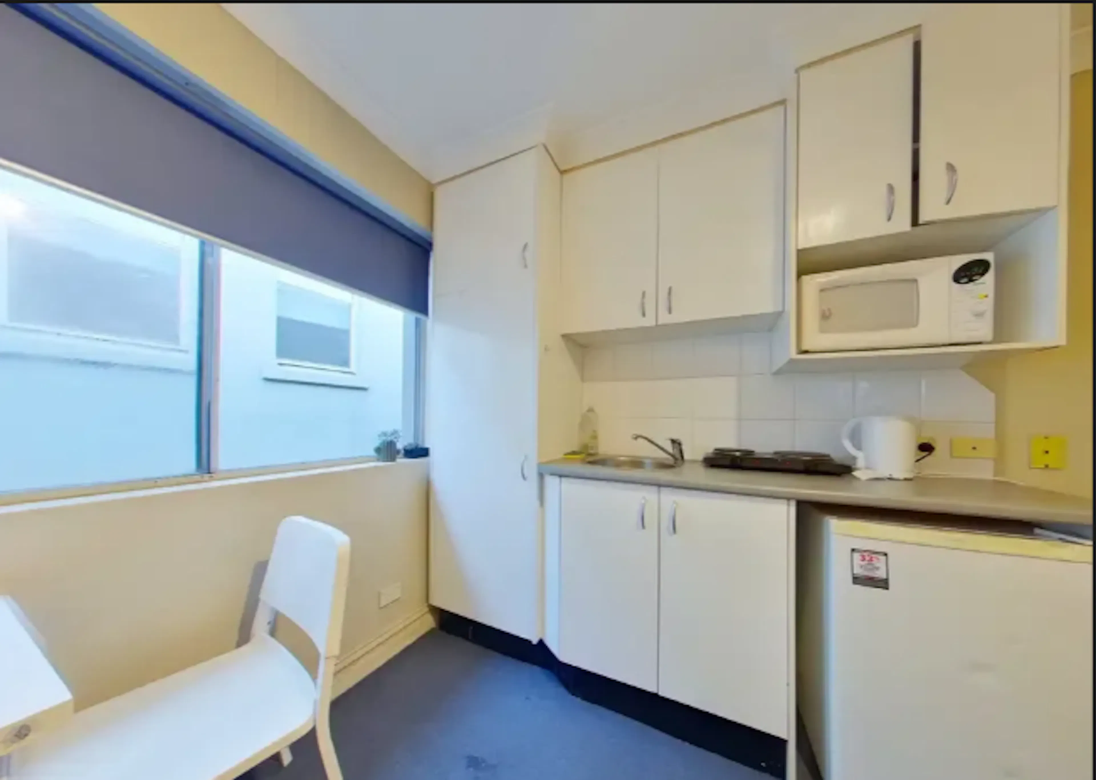 Room 21 KITCHEN 2