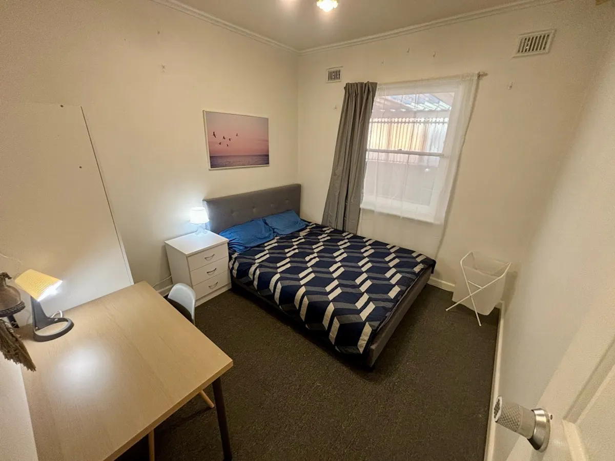 Room 4 ROOM
