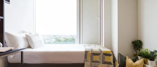 2 Bed Shared Apartment Penthouse room image 2