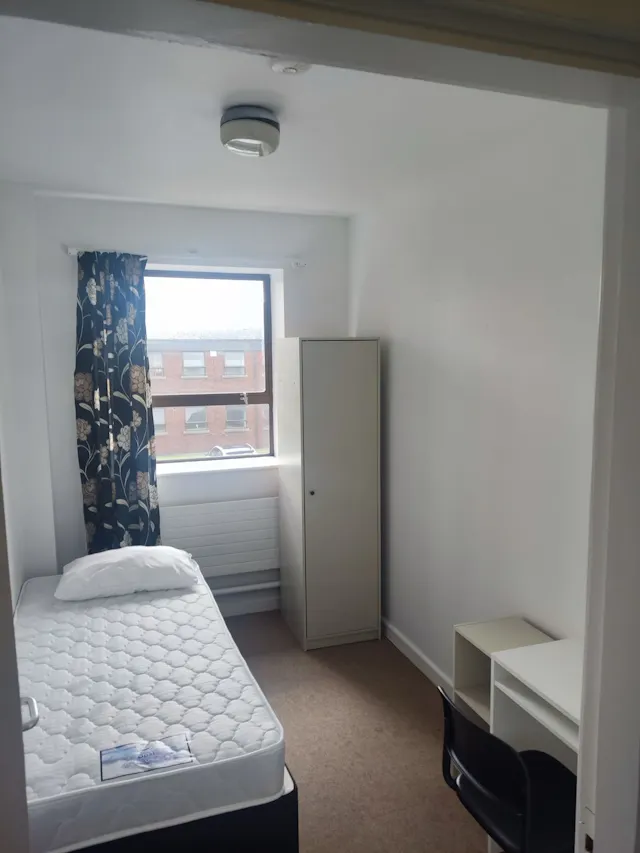 Single Room room image 1