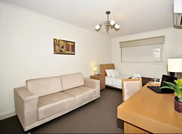 Room 2 room image 1
