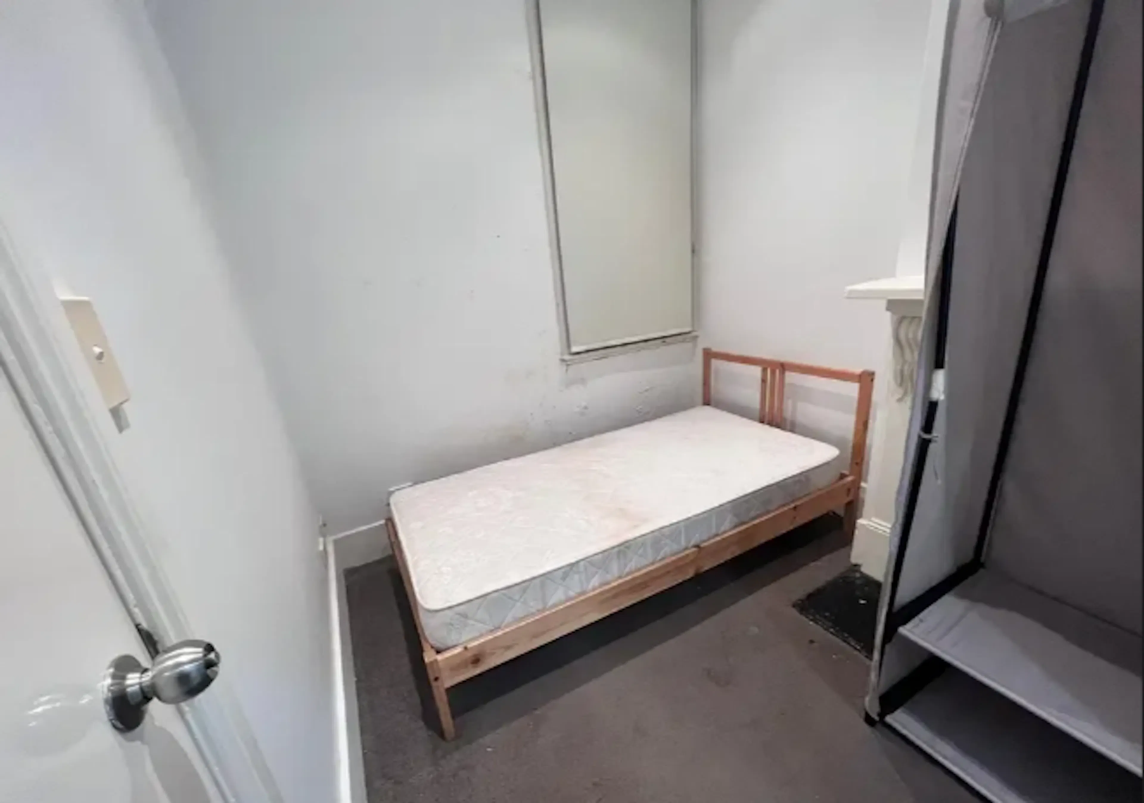 Room 2 ROOM 2