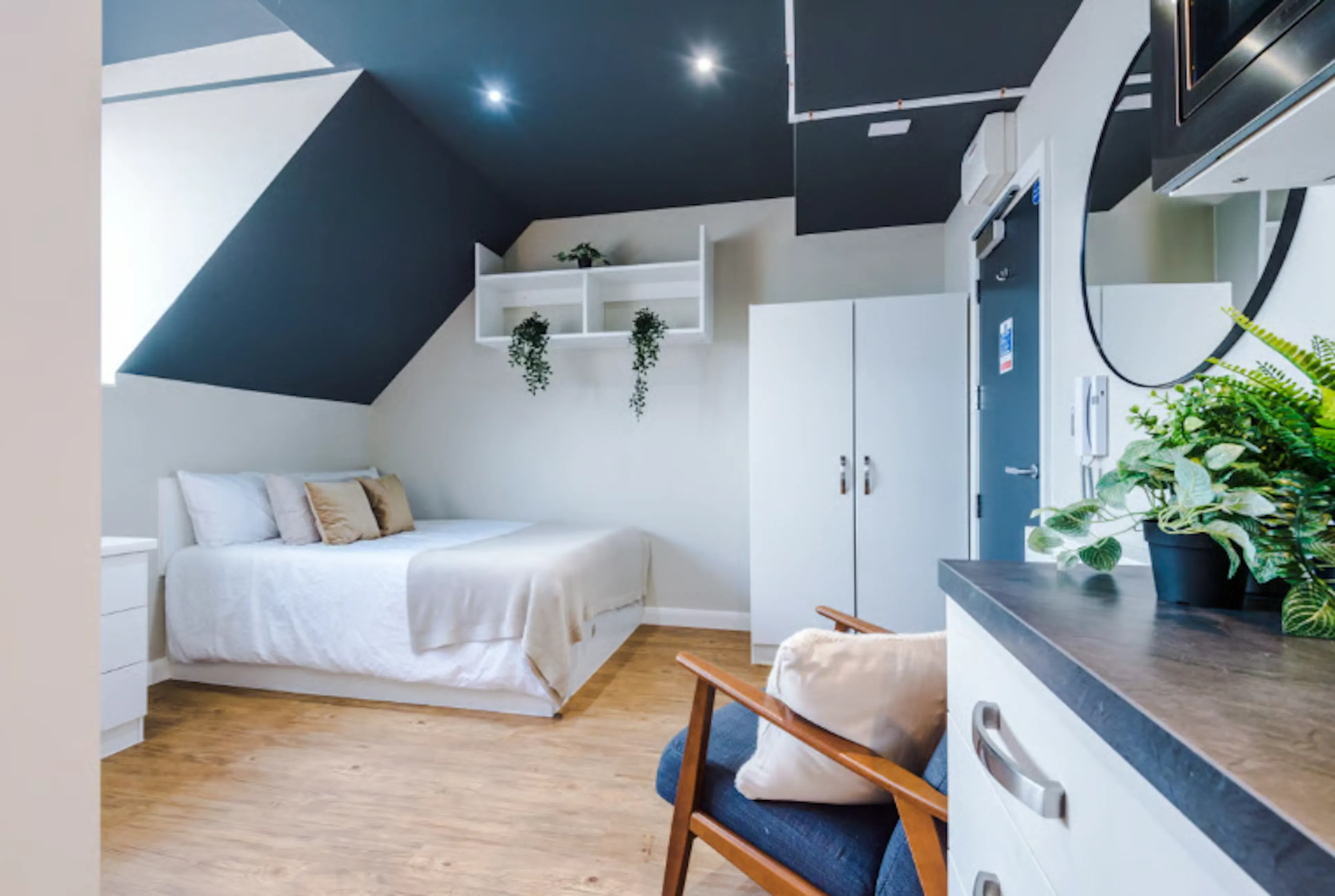 Flat 12, 1 Bedroom Apartment ROOM 1