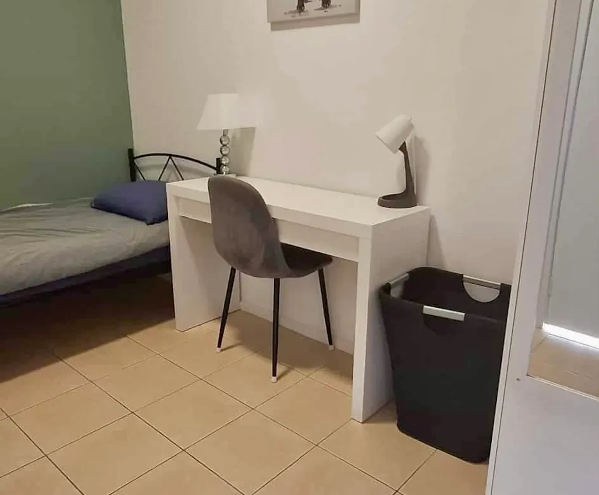 ROOM ROOM