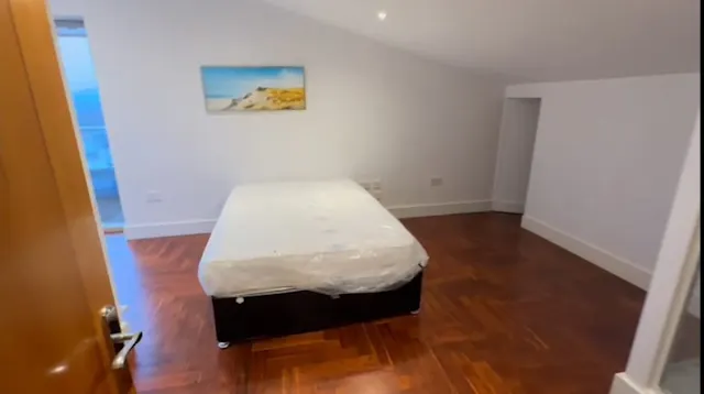 Double Ensuite room image 1