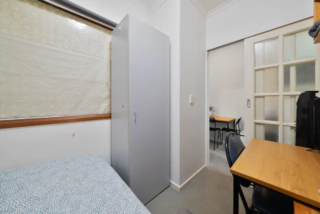 Room 3 (Non-Ensuite) room image 2