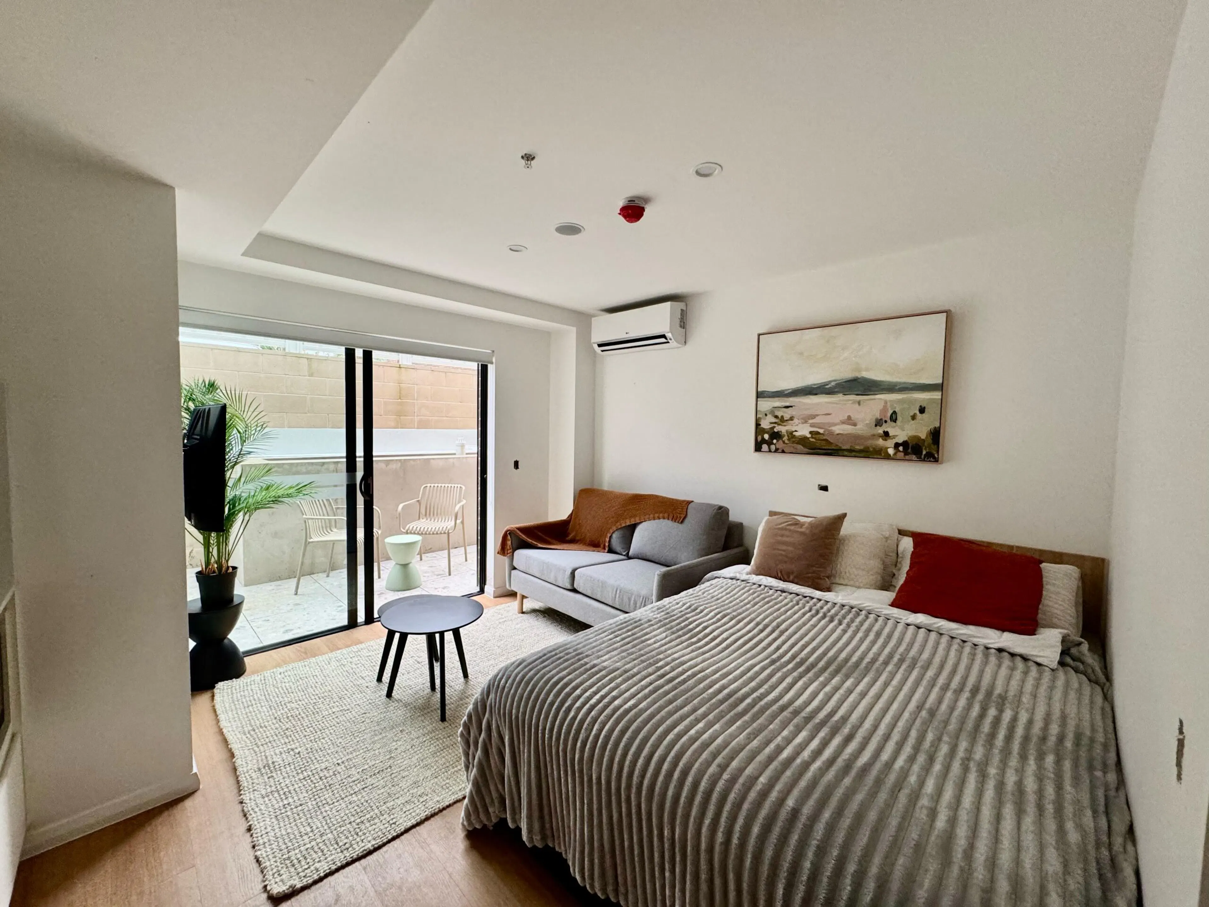 ROOM ROOM 1