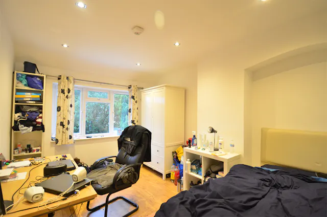4 Bed Apartment room image 3