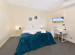 206-drummond-street-melbourne-Room 3