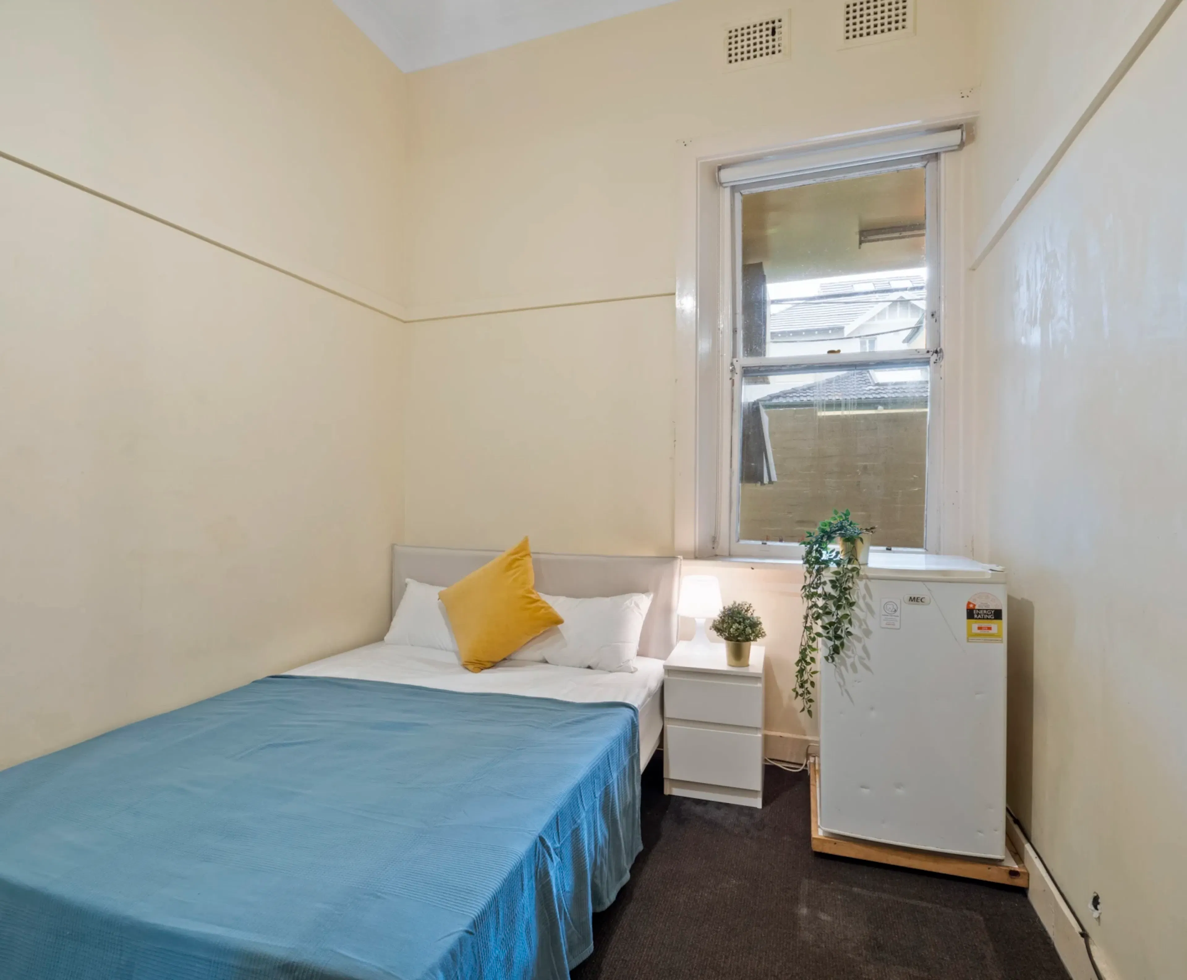 Room 1 (bed 1) ROOM 2