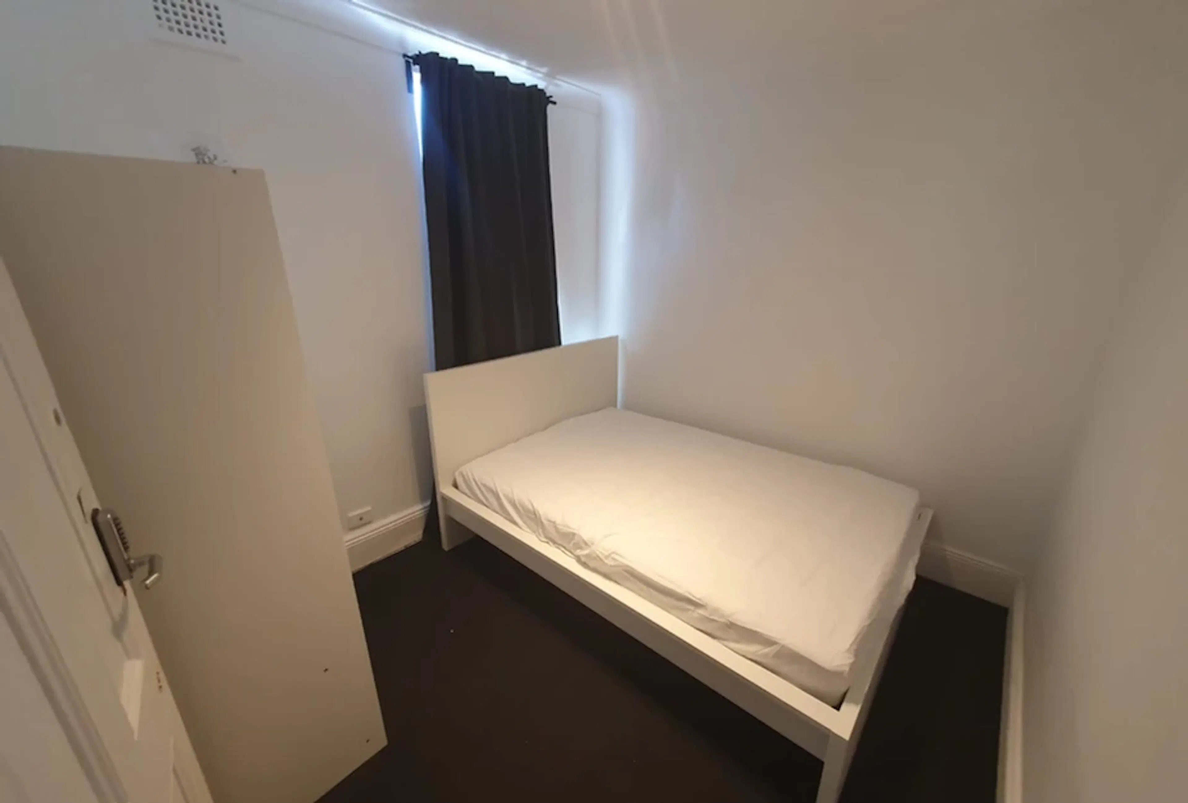 Room 4 Standard/Balcony ROOM 3