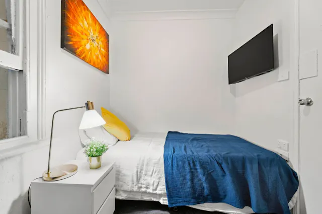 Room 4 (Non-ensuite) room image 1