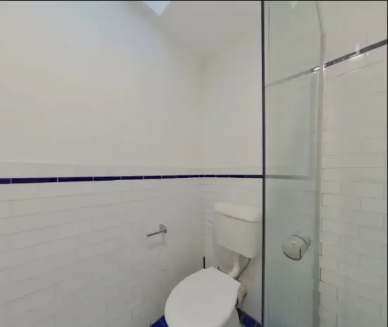 Room 4 BATHROOM 4