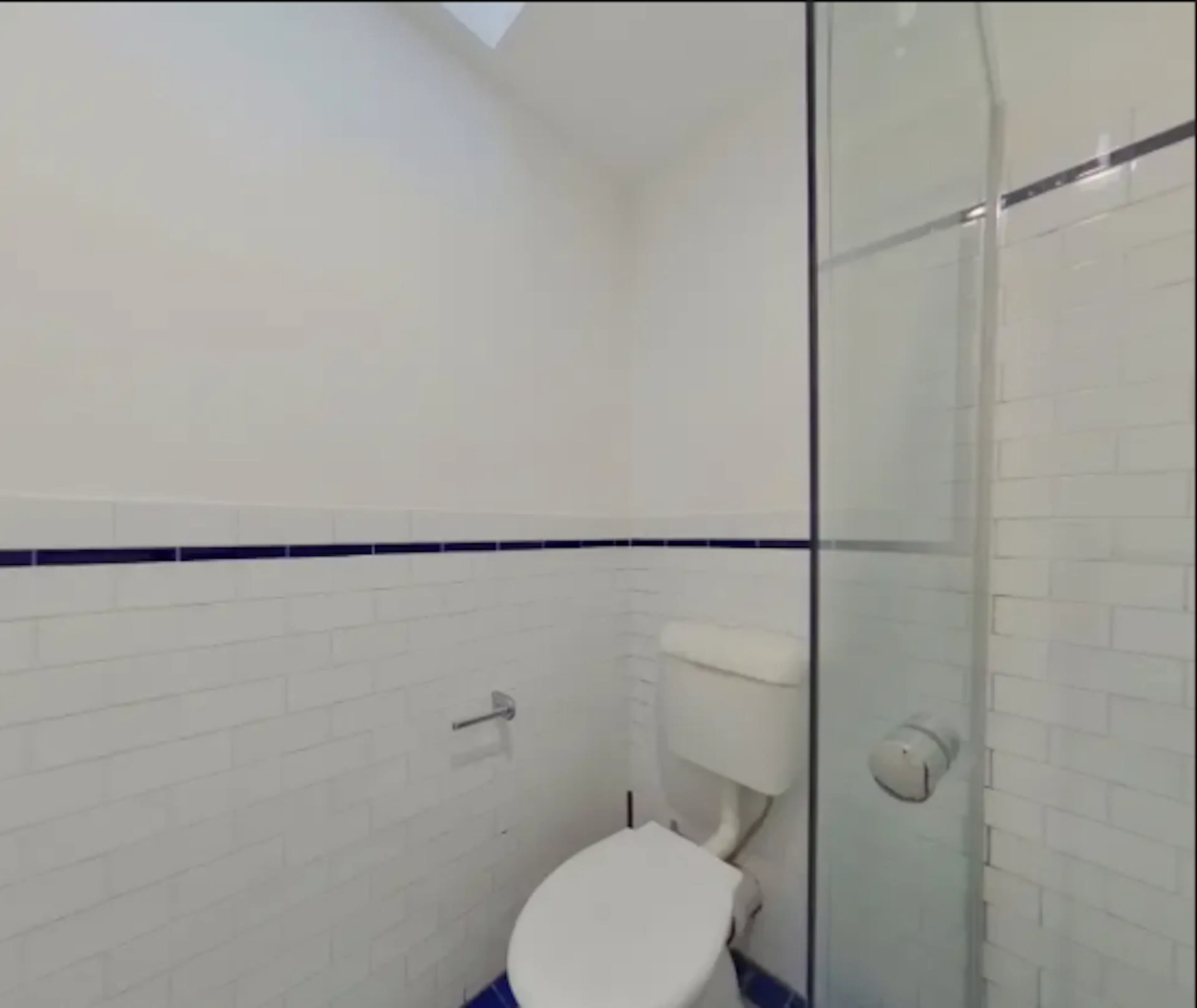 Room 4 BATHROOM 4