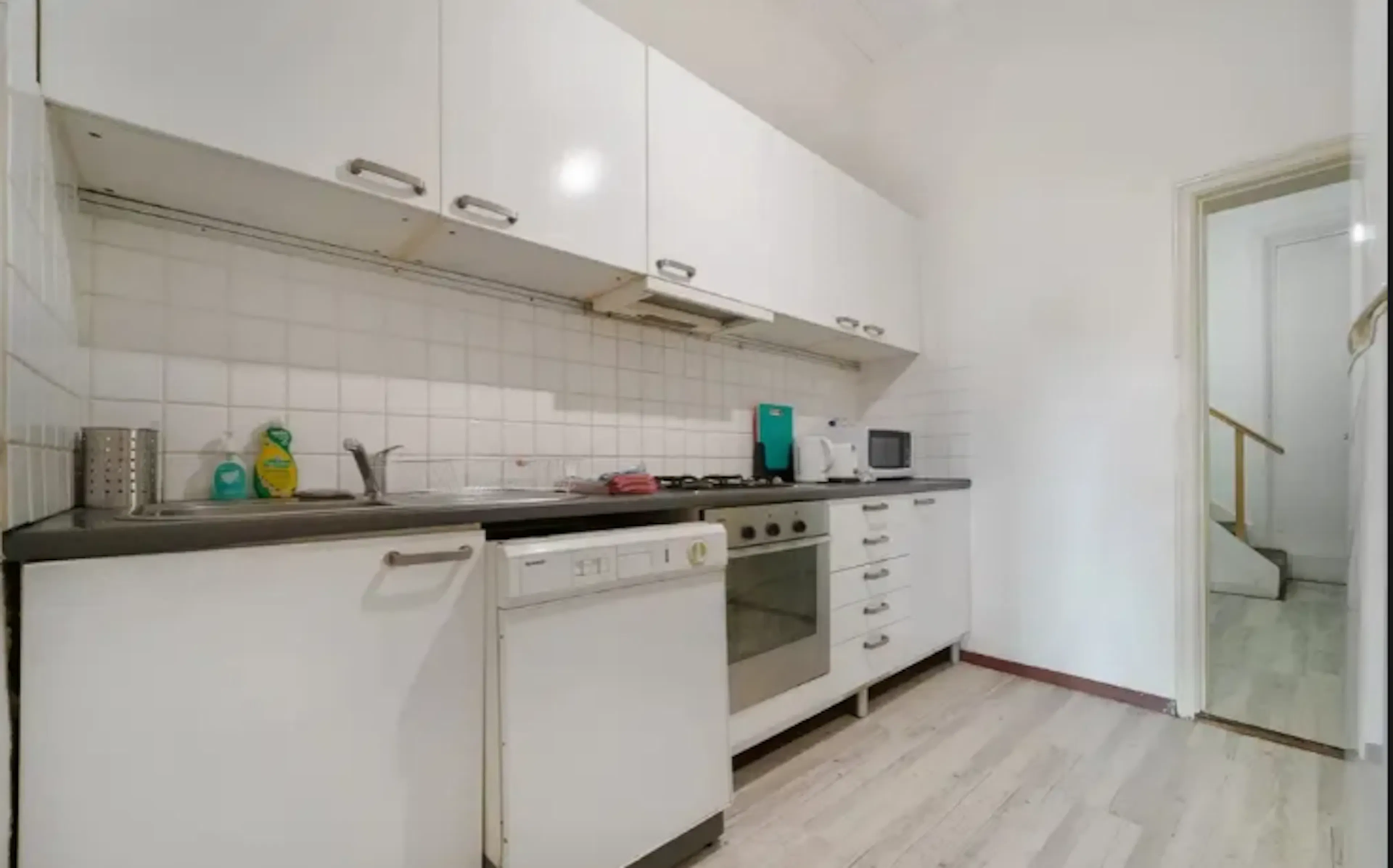 Room 4 Standard KITCHEN 2