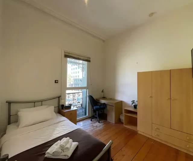 Room 4 room image 2
