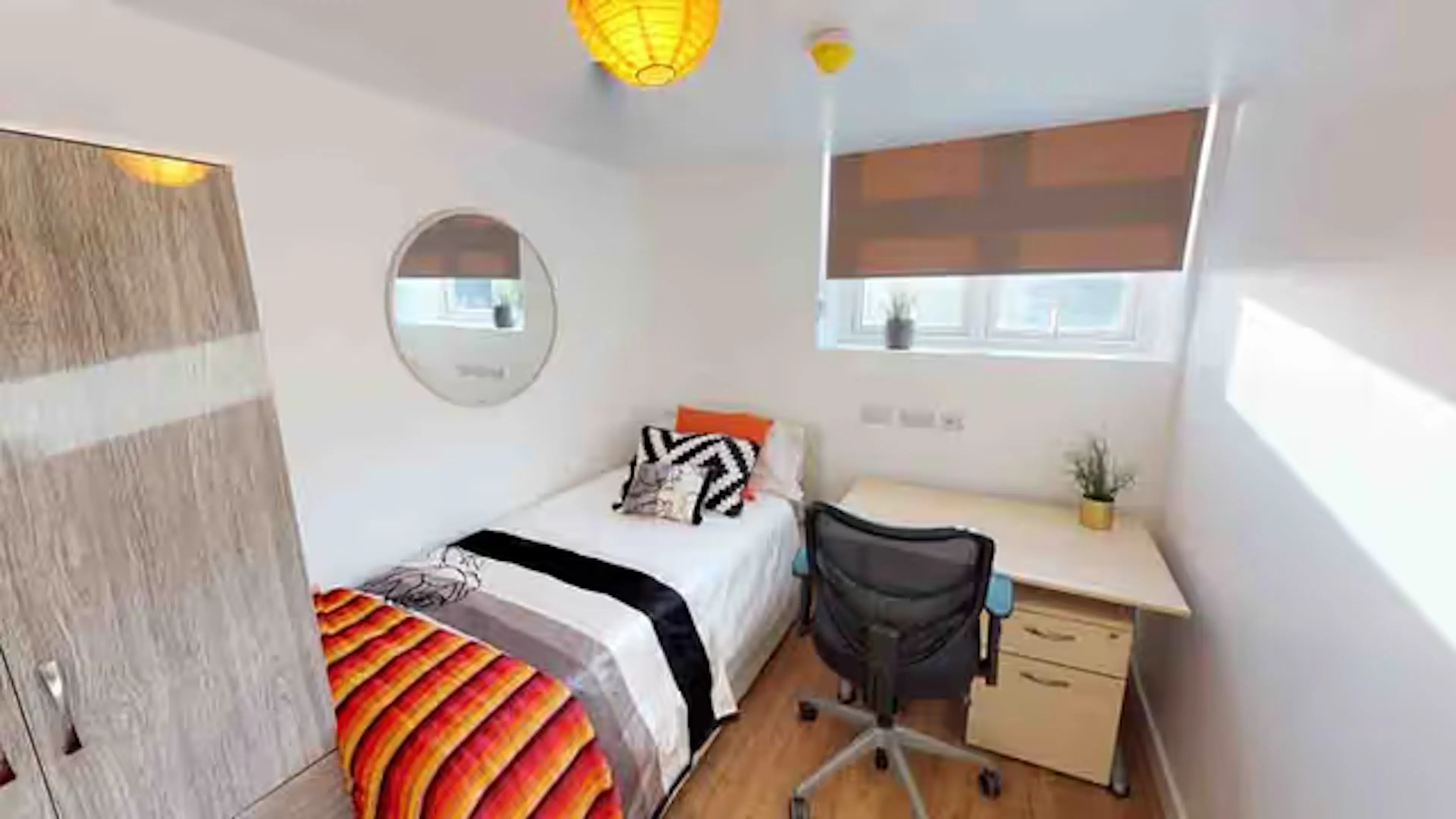 ROOM ROOM 1
