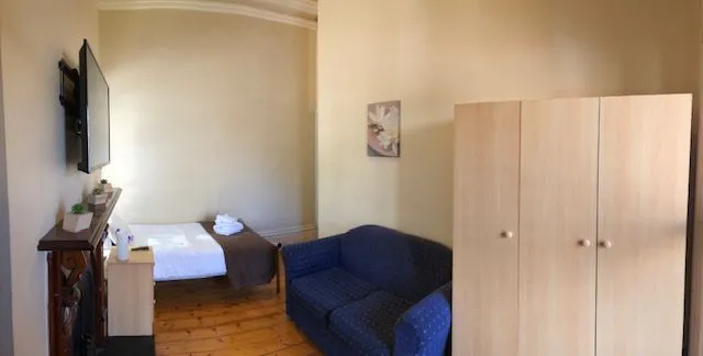Room 5 room image 2
