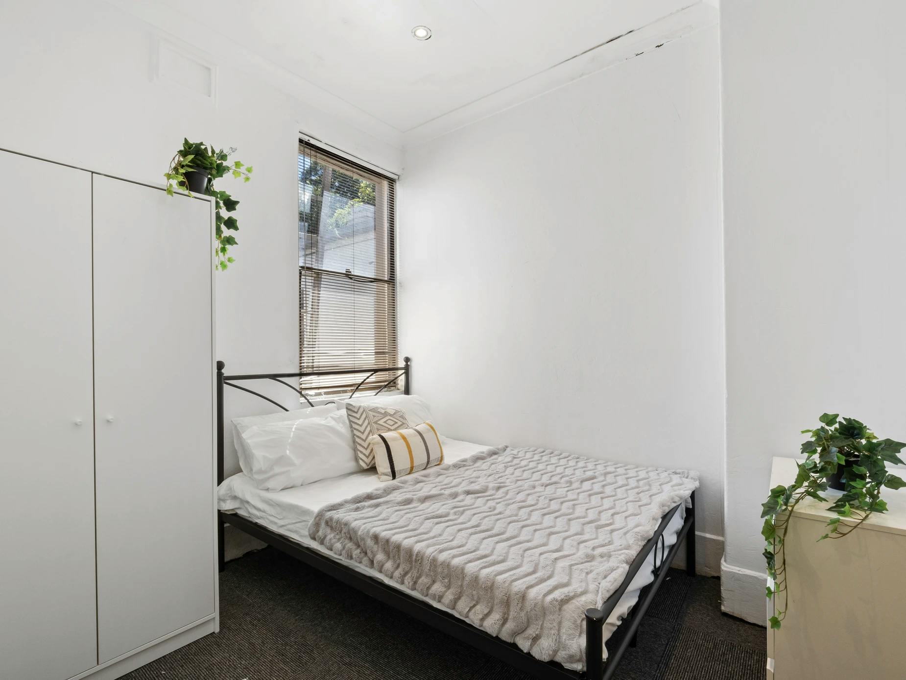 18-mary-ann-street-sydney-Room 5 (Ensuite)