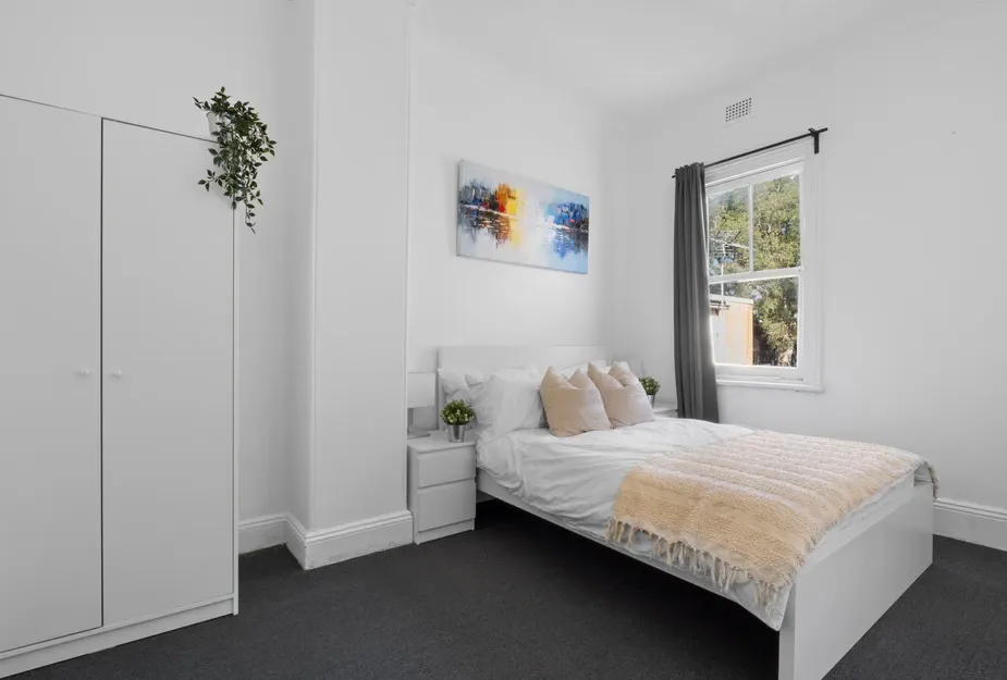 325-cleveland-sydney-Room 5 Standard