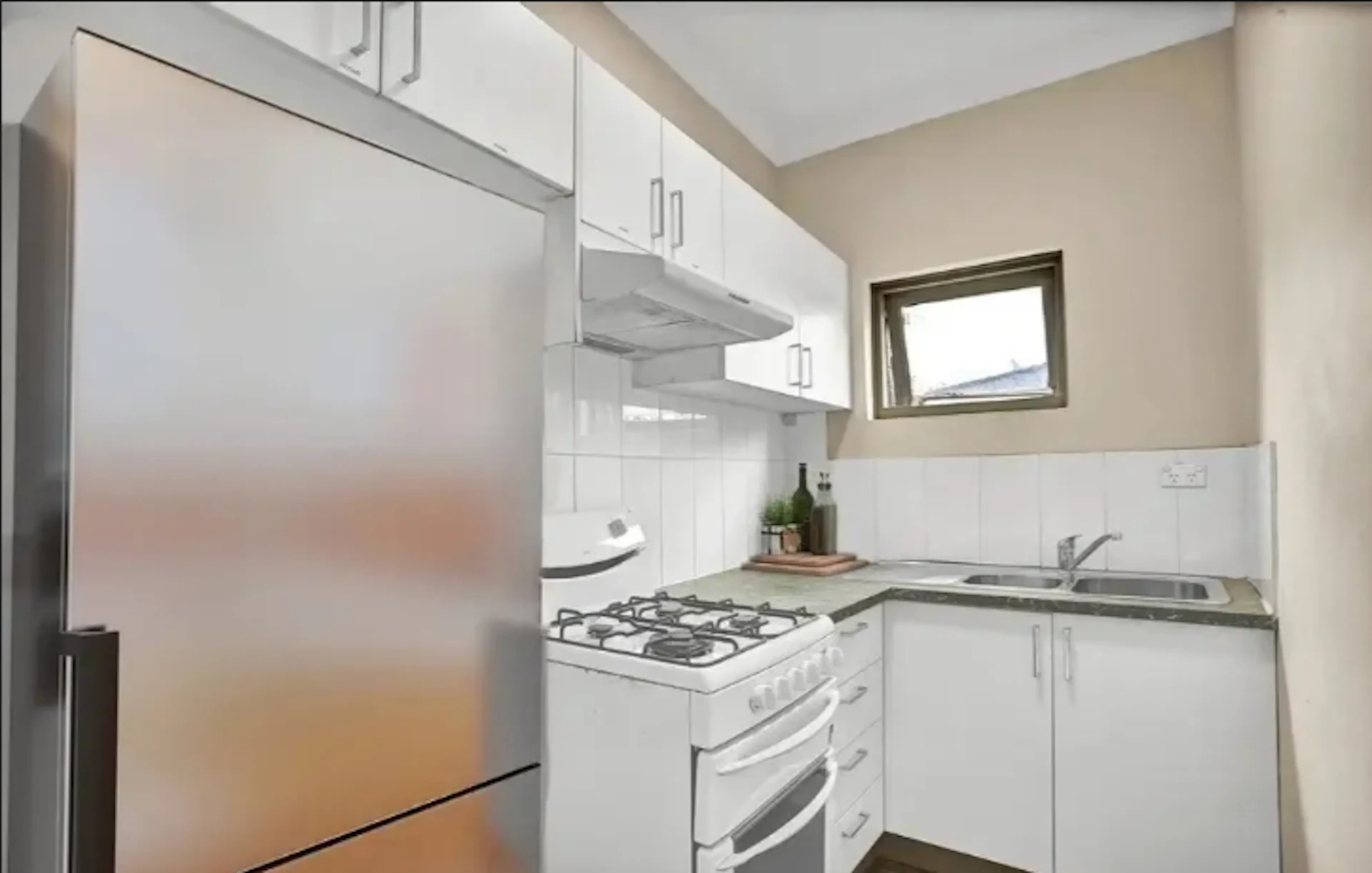 Room 5 Standard KITCHEN 3