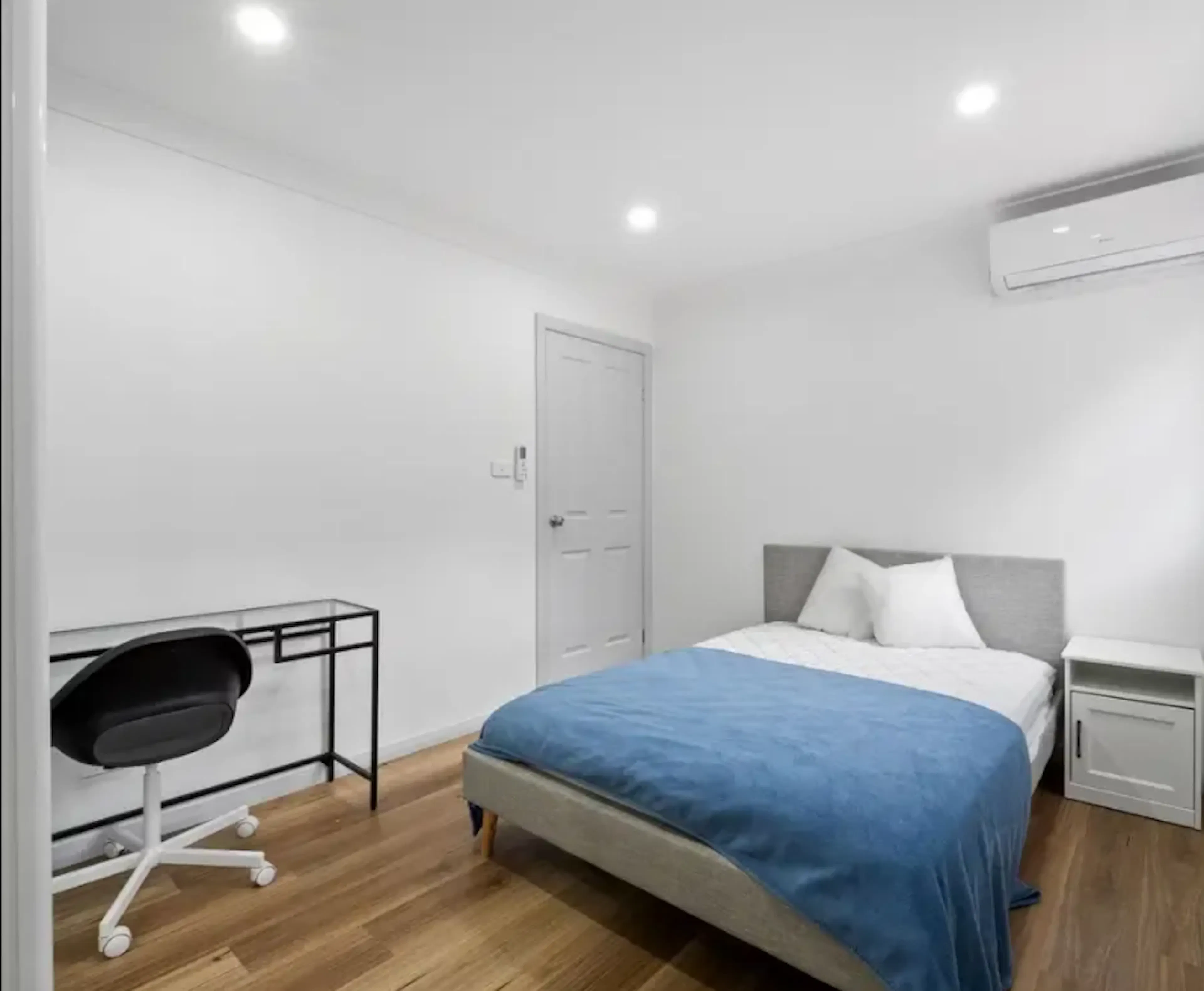 Room 5 (Ensuite) ROOM 1