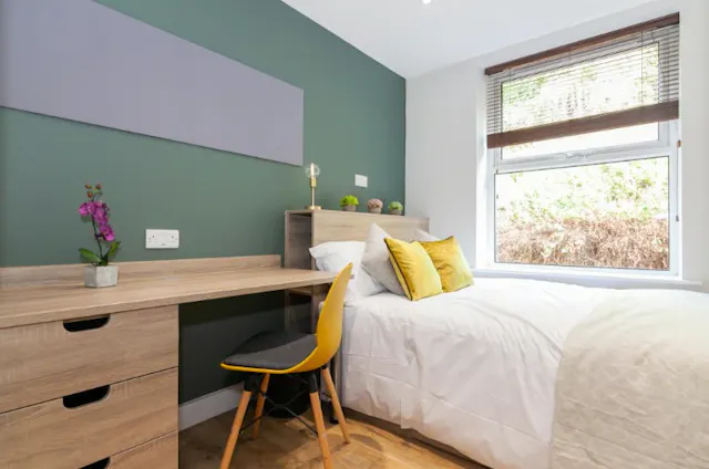 Flat 6, 6 Bedroom Apartment room image 1
