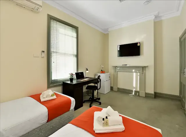 Room 6 room image 1
