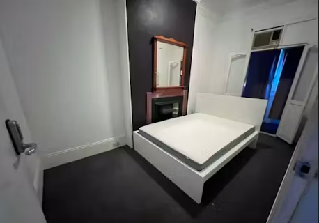 257-cleveland-street-sydney-ROOM