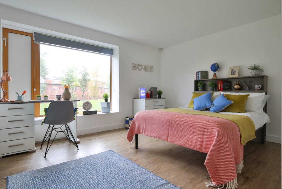 Classic Shared Apartment - Shared Bathroom