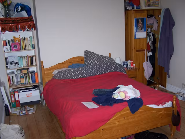 12-brierville-durham-6 Bedroom Apartment-1