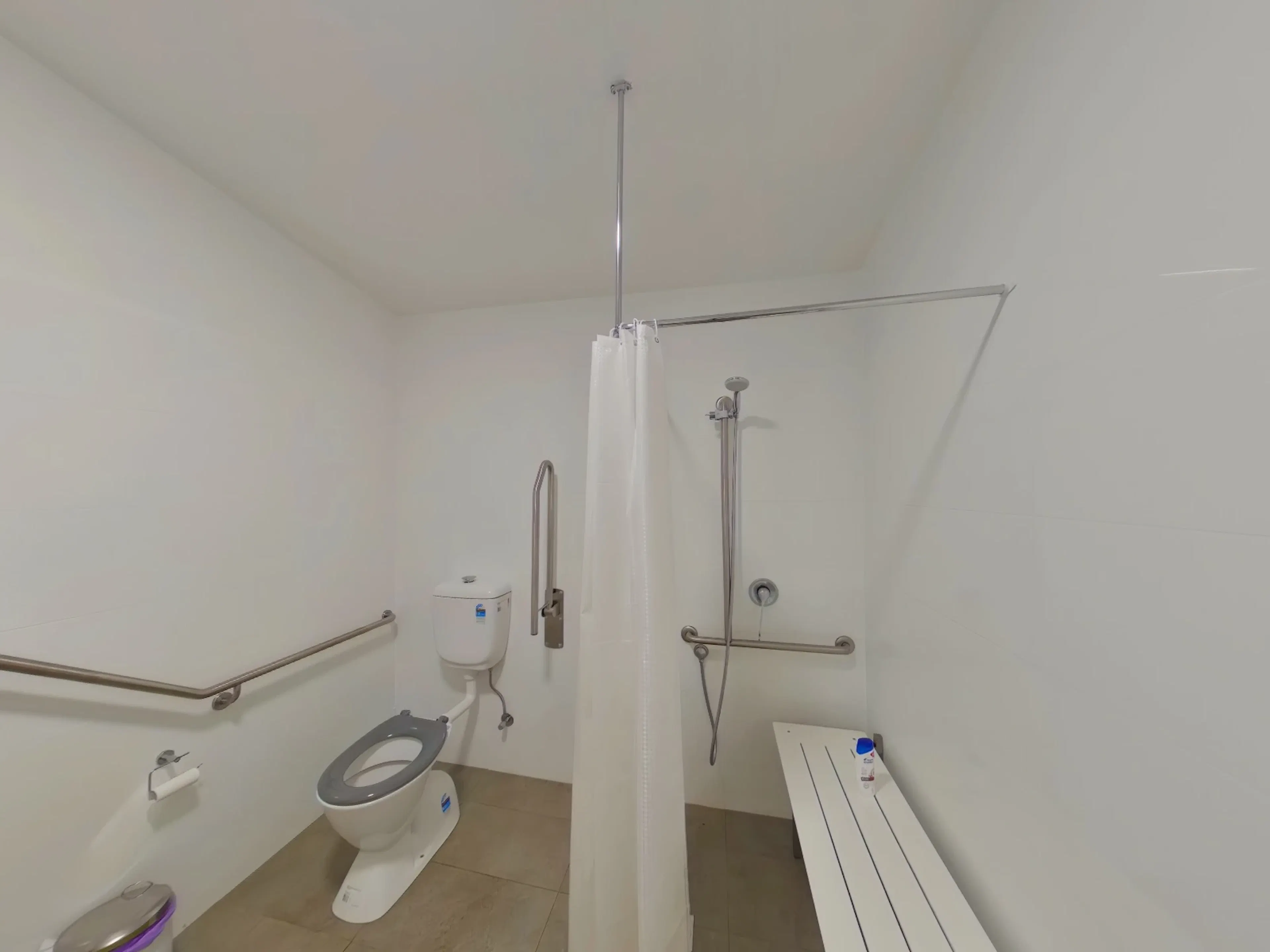 Room 8 (Standard) BATHROOM 3