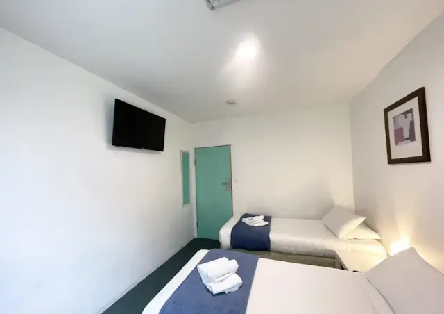 Room 9 room image 1