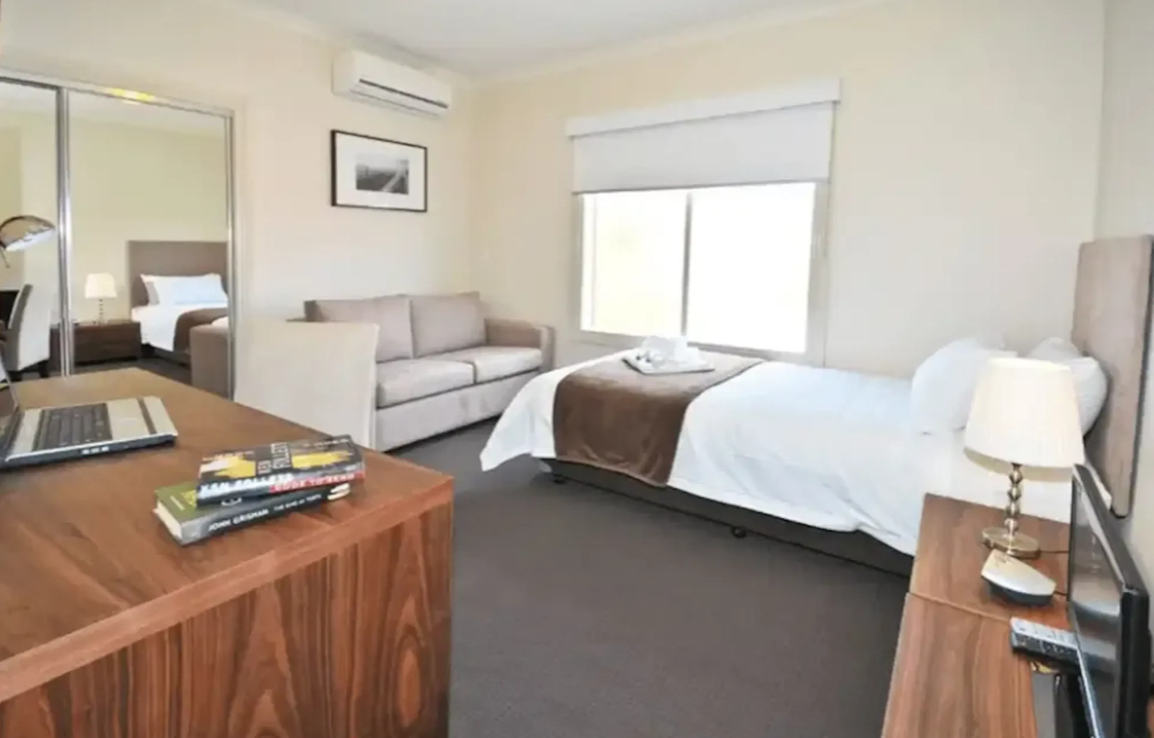 Room 9 ROOM 3
