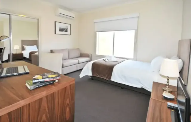 Room 9 room image 1