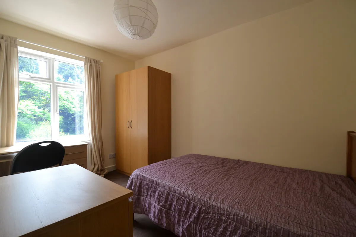 ROOM ROOM