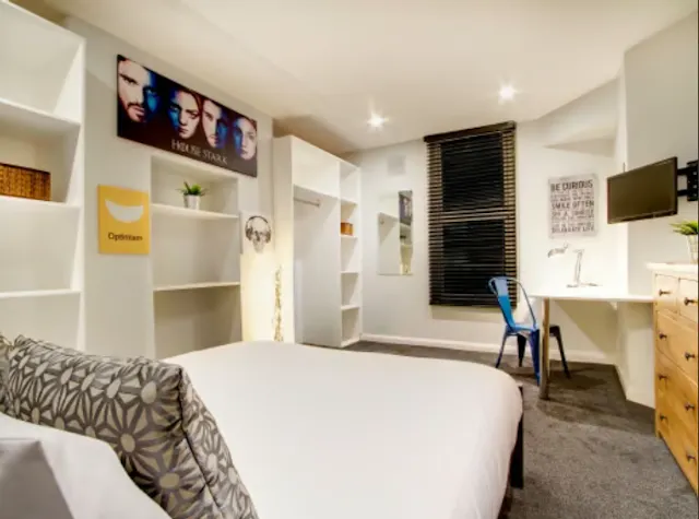 6 Bedroom Apartment room image 1