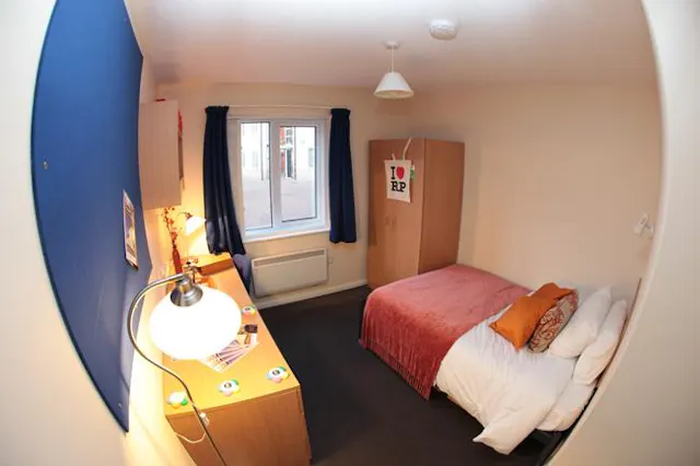 Premium En-suite room image 1