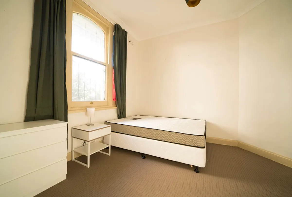 Room 4 Standard/Balcony ROOM