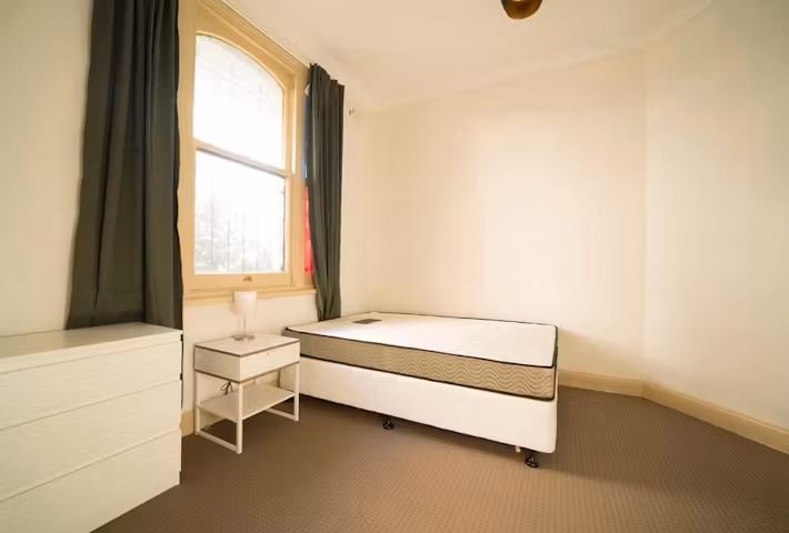 230-harris-street-sydney-Room 4 Standard/Balcony-1