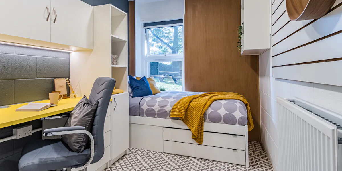 ROOM ROOM