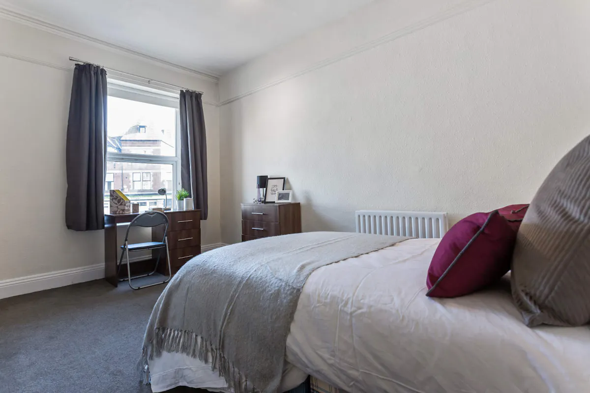 ROOM ROOM